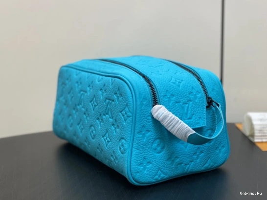 VUITTON LOUIS KIT POUCH-28*15*16.5cm TOILET DOPP 0509